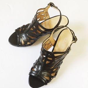 ❣️Sold❣️Caged black heels